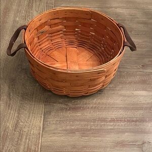 Vintage handwoven 1990 Longaberger 10” darning basket with leather handles